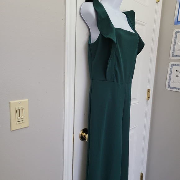 NWT She And Sky Emerald Green Sleeveless Back Zip Ruffled Jumpsuit Size M - Picture 4 of 12